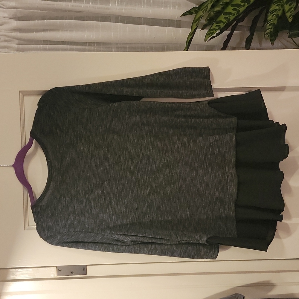 Casual Couture Top - Picture 3 of 3